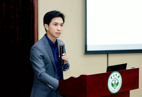 杨子晖教授在论坛上发言